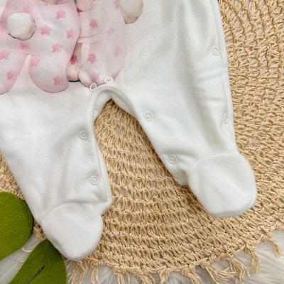 Macacão em Soft Coelhinhas Abraçadas - Off White e Rosa